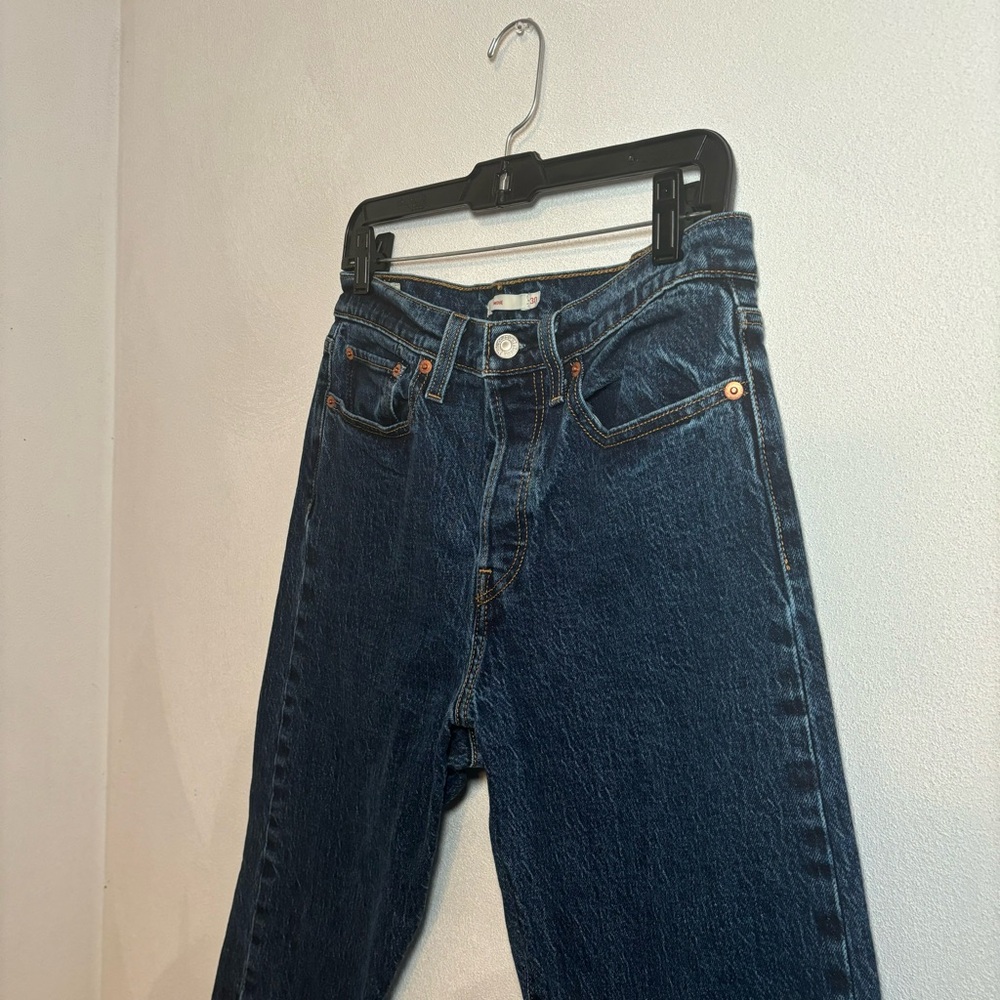 Levi’s Premium Denim Dark Wash Wedgie Jeans Size 30 - Picture 2 of 6